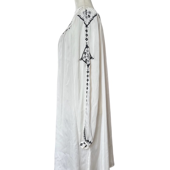 Lane Bryant White and Black Embroidered Tunic Dress Size 18/20 - Picture 3 of 5